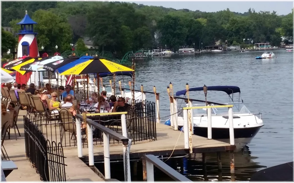 File:Port Edwards Seafood Restaurant Outdoor Seating - panoramio.jpg - the university of technology