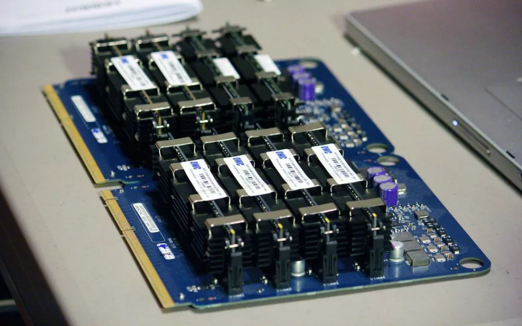 Mac Pro PC6400 RAM - a computer board with a bunch of floppy drives