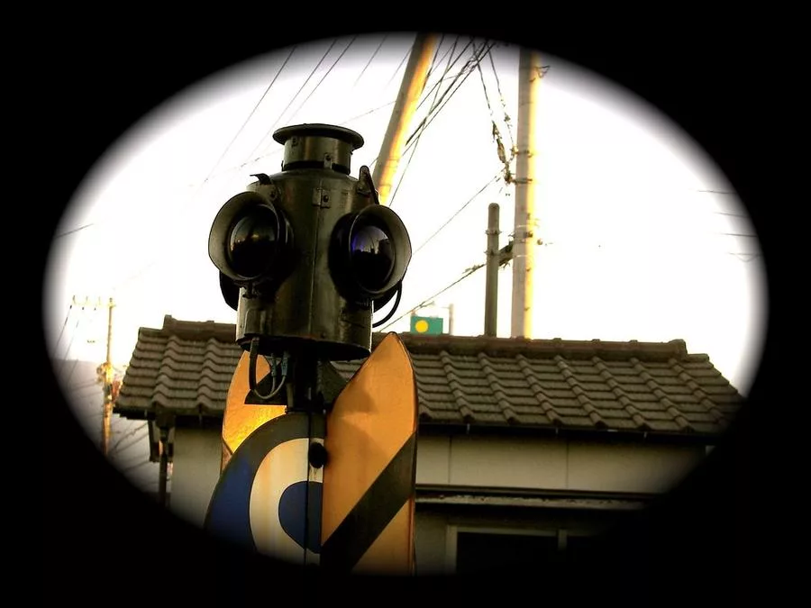 Train switch near Uminomoto - a camera mounted on a pole